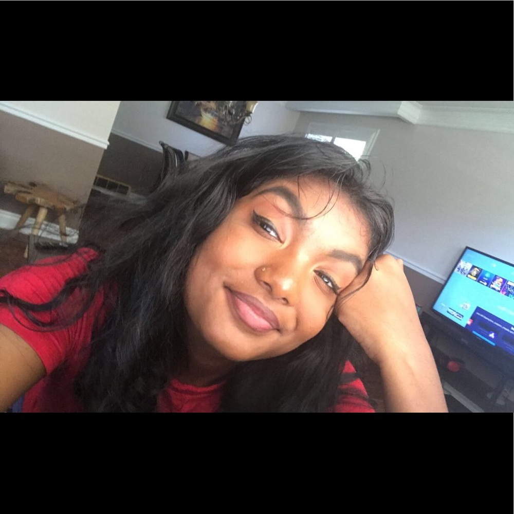 Meet your Posher, Nila